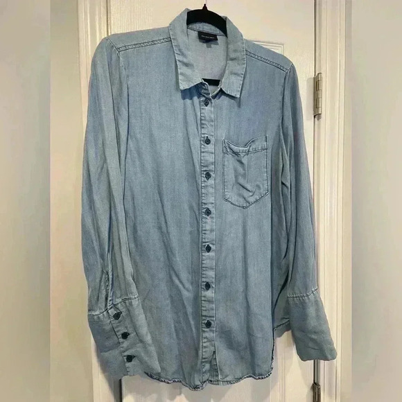 Who What Wear Lyocell Denim Long Sleeve Button Down Large Cuffs Pocket Size M - Picture 1 of 11